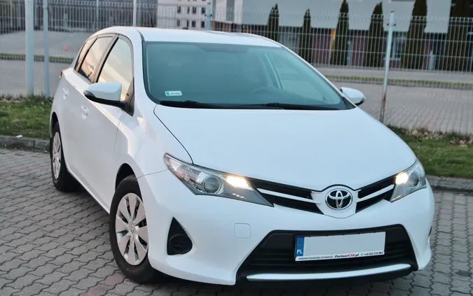 toyota Toyota Auris cena 43900 przebieg: 129000, rok produkcji 2015 z Wałbrzych